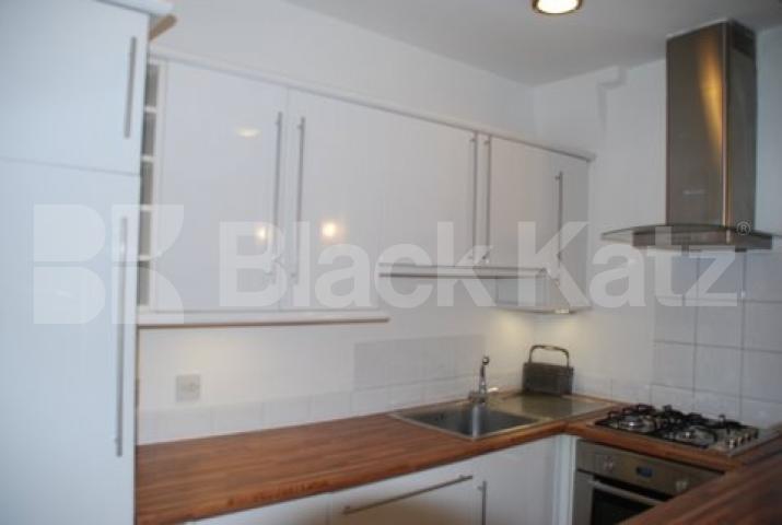 			LET , 1 Bedroom, 1 bath, 1 reception Ground Floor Flat			 Harpenden Road, Tulse Hill 